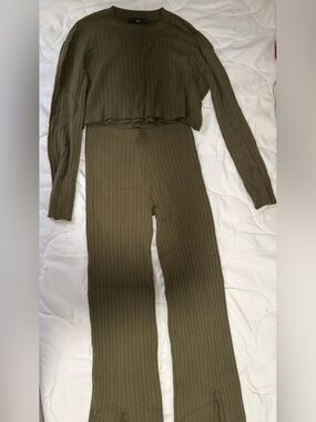 H&L Olive Ribbed Wide Leg Knit Pants and shirt
